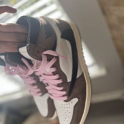 Travis Scott x Air Jordan 1 Mocha 