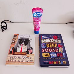 All for Only 5 dollars!!
2 children books New + a New Act toothpaste for children.
Incredible deal.
