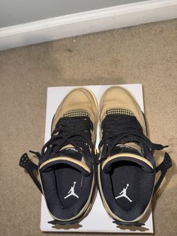 WMNS AIR JORDAN 4 RETRO