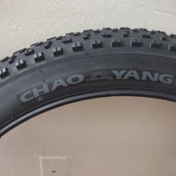 Bicycle tire with inner tube included