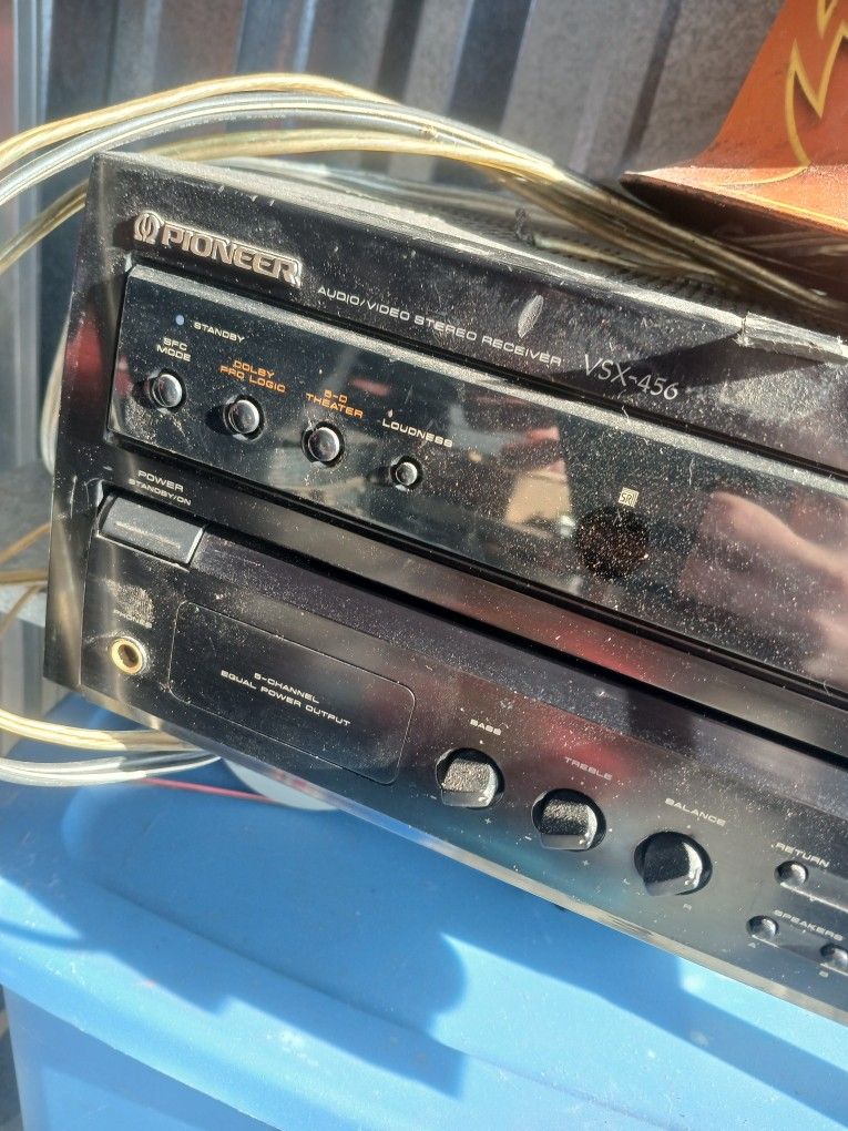 Pioneer VSX-456 receiver
