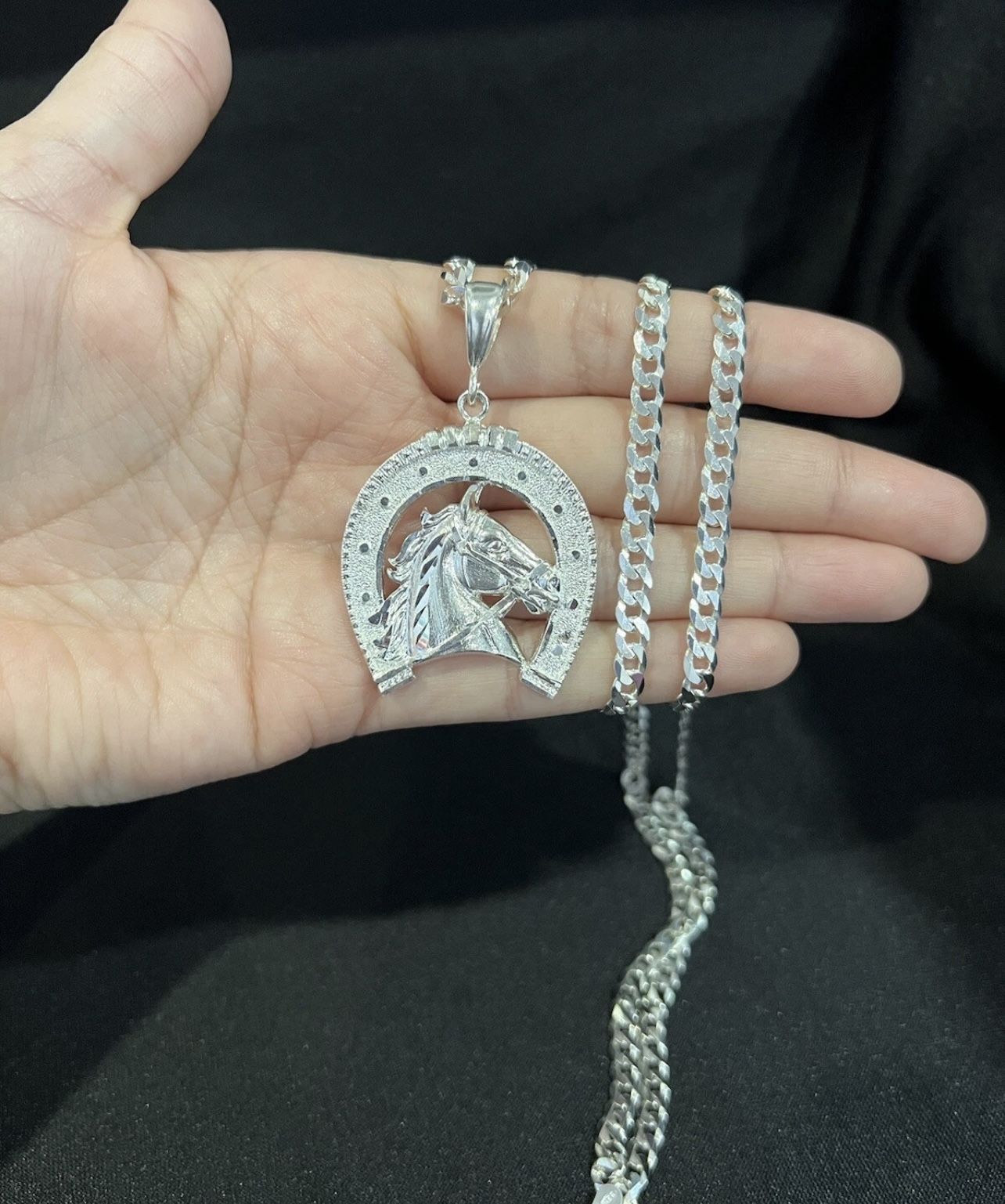 925 Sterling Silver Mens Cowboy Horse Horseshoe Pendant & Curb Chain