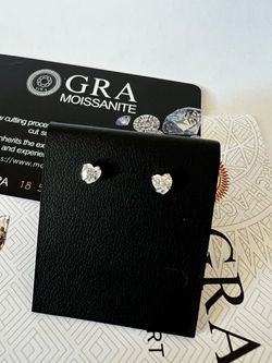 New Moissanite Heart Stud Earrings 925 Sterling Silver