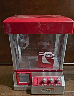 Cute Vending Maching Like New 