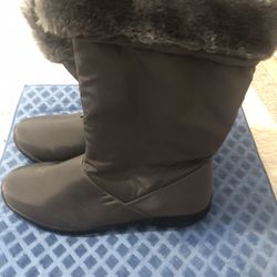  Women’s Warm Cuddly Boots