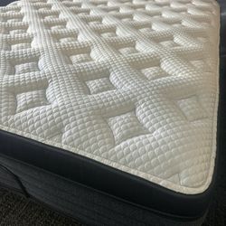 HUGE MATTRESS CLOSEOUT! 50-80% OFF Queen & King