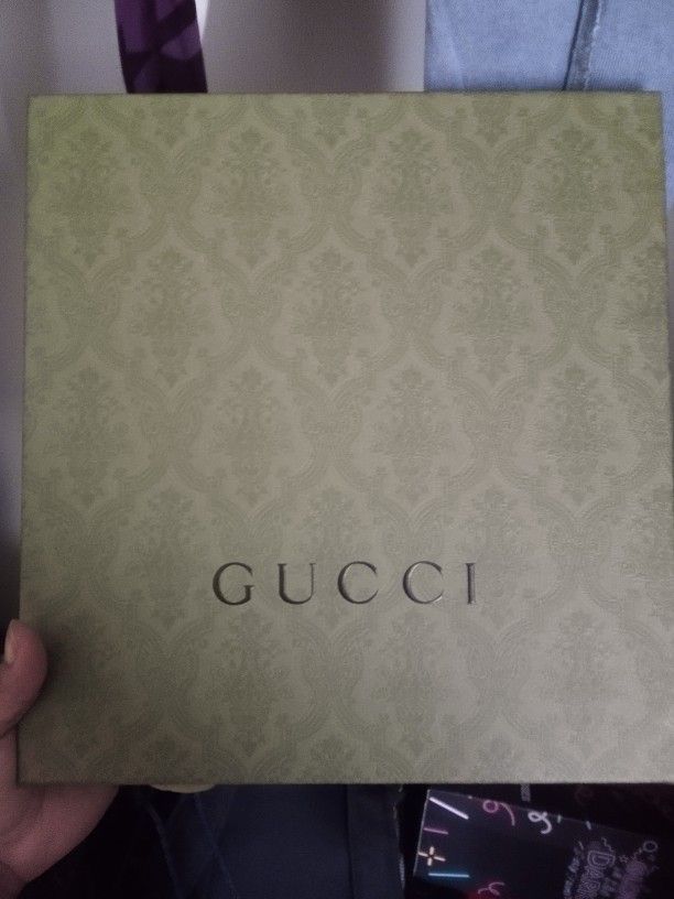 Gucci T Shirt Size Medium 