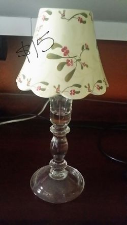 Candle lamp has a tiny chip $5