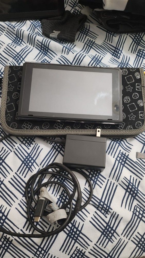 Nintendo Switch Neon + Yellow Joycons + Case + SD Card