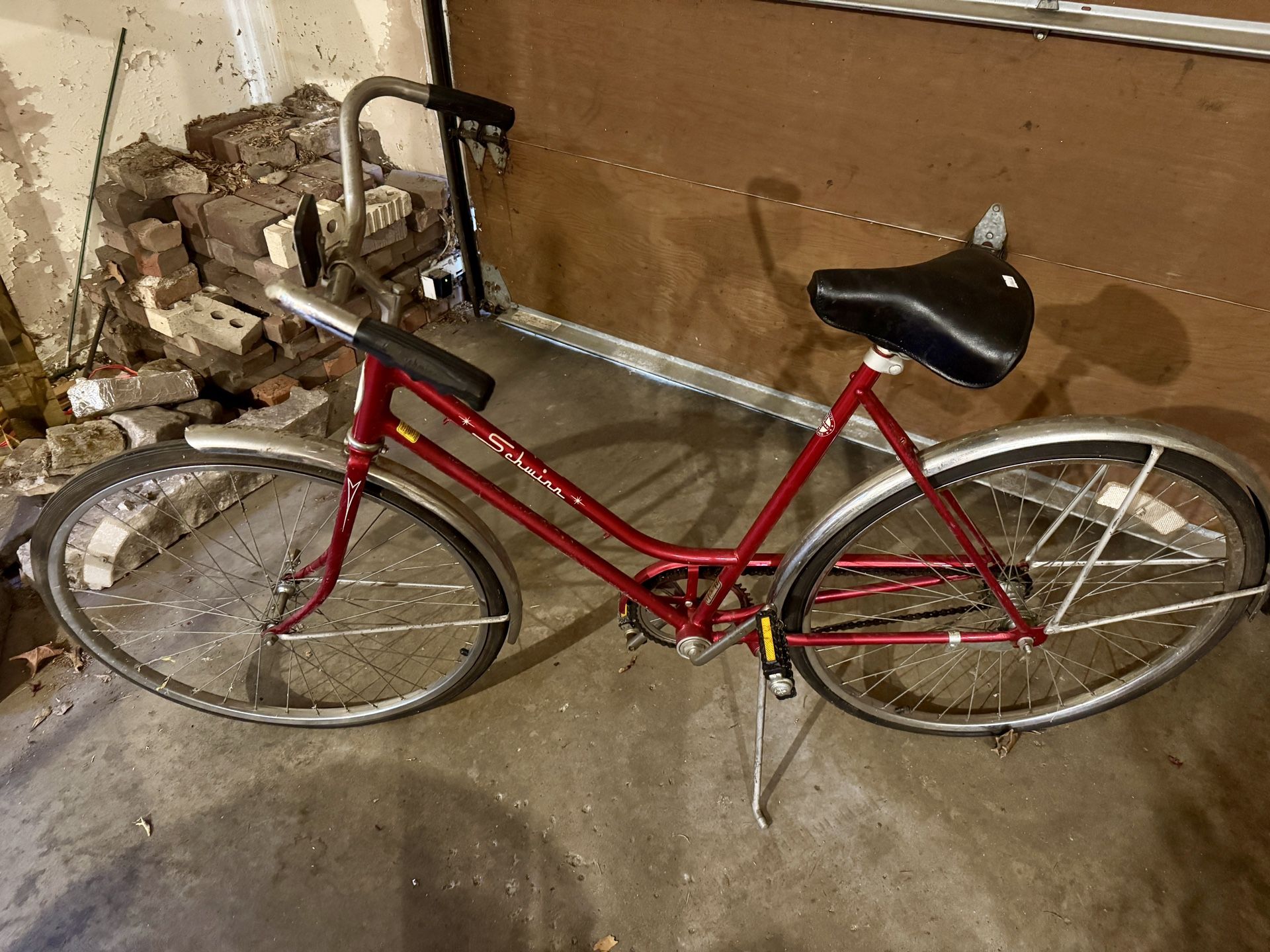 VINTAGE SCHWINN BREEZE RED BICYCLE SPEED