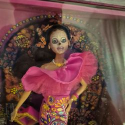 Barbie Dia de Muertos Collector Doll
