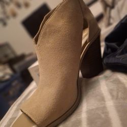 Vince Camuto Size 8