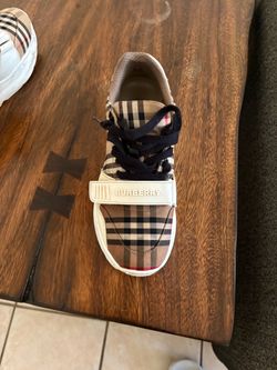 Burberrys 9.5