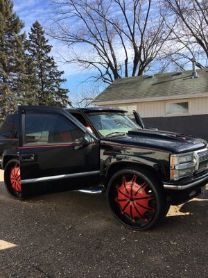 Photo 2 door Chevy Tahoe 97