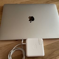 Apple MacBook Pro 13' + Genuine Apple Power Adapter