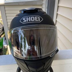 Casco Protector Con Bluetooth Used Like New $300
