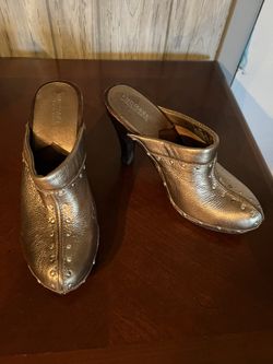 MK Gold Clogs 9M