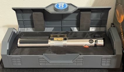Galaxy's Edge Anakin Skywalker Legacy Lightsaber with plastic case (Retired)