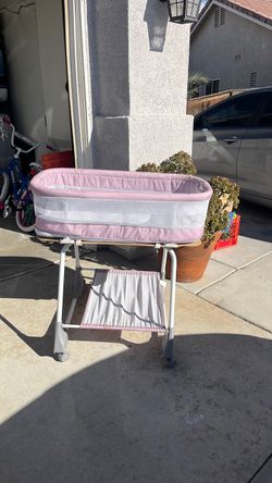 Baby Bassinet with Stand and Storage Shelf
