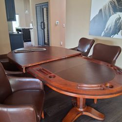 Poker table with table cover