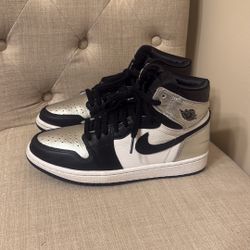 NIKE AIR JORDAN 1