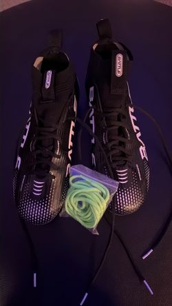Battle Astrofly Black Cleats 9.5M (Extra Green Laces)