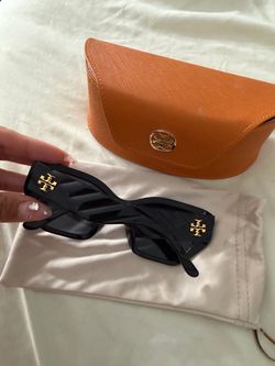 Tory burch all black sunglasses brand new