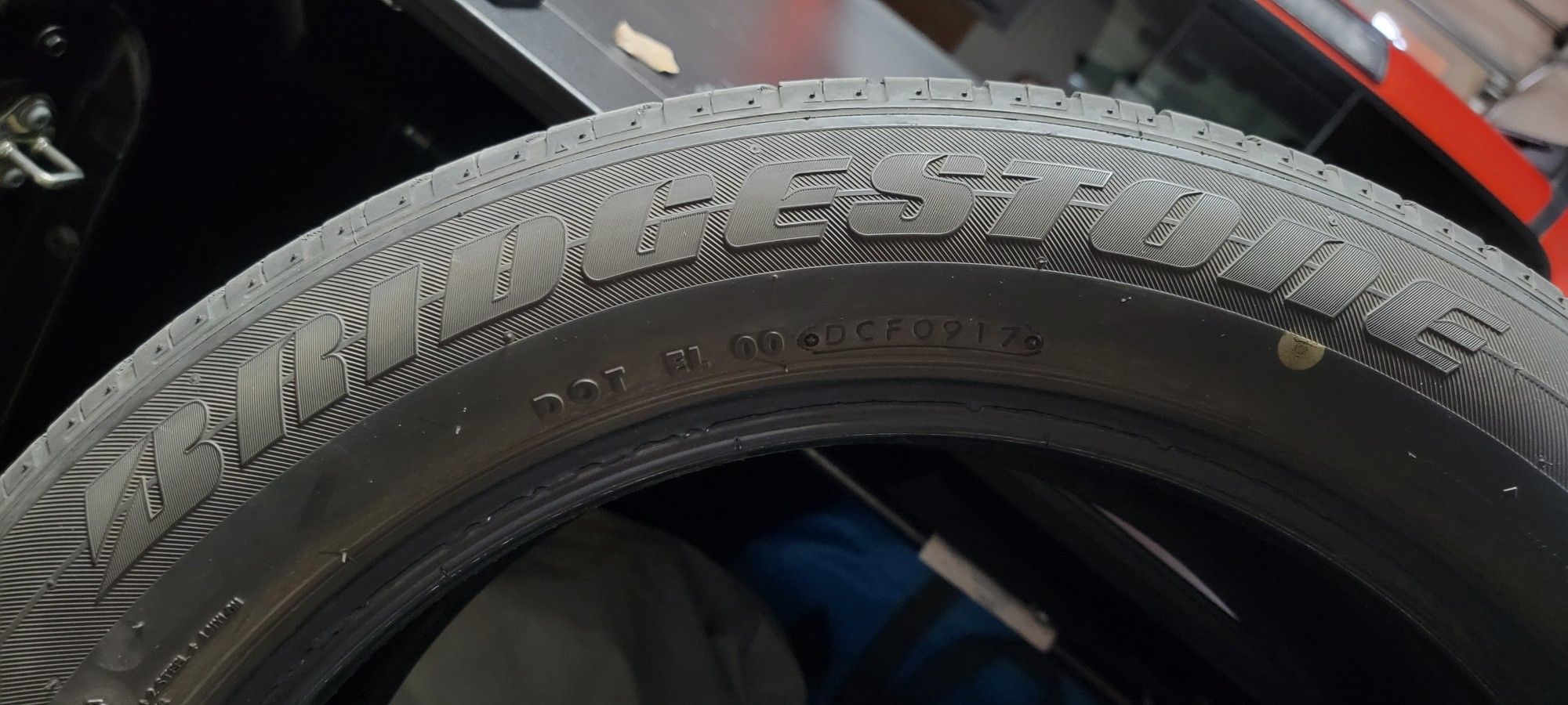 Bridgestone Tire ( P225/55R18 )