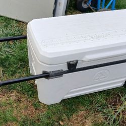 IGLOO LARGE ROLLING COOLER With Extendable Padded Handle Reinforced With Webbing Fishing Camping Hunting Boat Boating Camper Van 