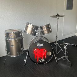 Pearl Drum Set