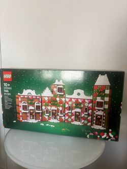 LEGO Gingerbread House Set (contact info removed)