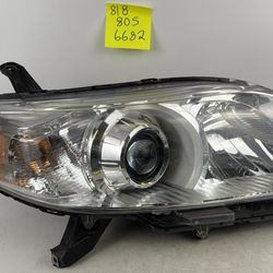 2011-2020 Toyota Sienna  OEM Halogen Projector Right Passenger Side Headlight