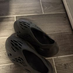 Size 10 Foam Runners 