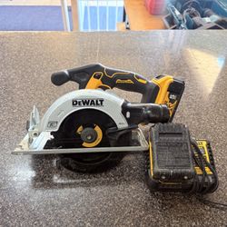 DeWalt Cordless Circular Saw, 2 Batteries & Charger - Model: DCS556