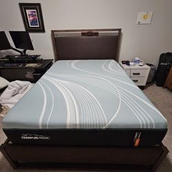 TempurPedic LuxeAdapt Firm Queen Mattress