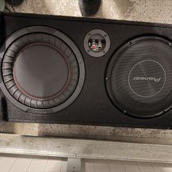 Kicker & Pioneer Dual Subwoofer Speaker Box Car Audio Subs Tested Working