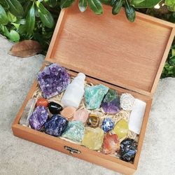 Crystal & Healing Stone Set in a Wood Box Chakra Stones  New in Box   4 sets avail listing for 1 box New Sealed 