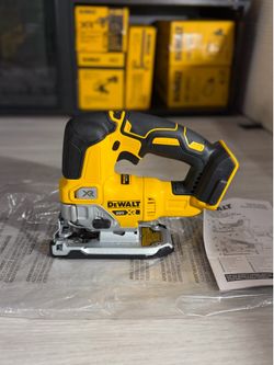 DeWalt DCS334 20V XR Brushless Cordless Jigsaw