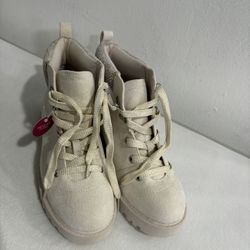 New Womens Sonoma Cream Colored Boots Size 5 
