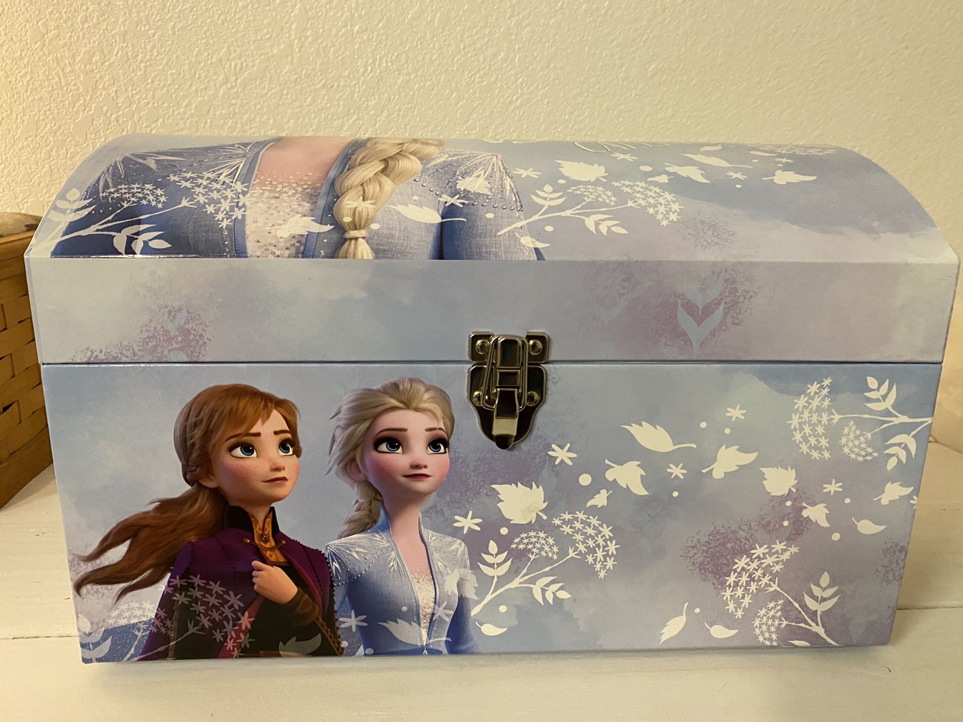 Frozen treasure chest