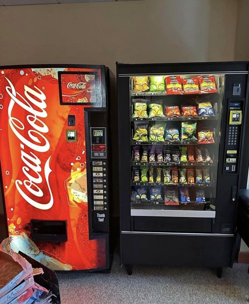 VENDING MACHINE WITH CARD READER