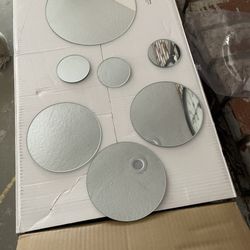 Round Mirrors Decoration