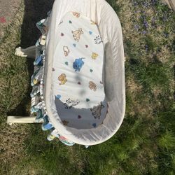 Baby Bassinet with Animal Print