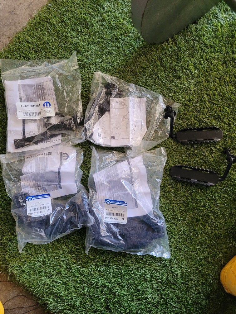 *NEW*JEEP Wrangler Accessories- Grab Handles,Coat Hook Kit,Foot Pegs