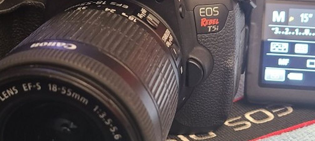 Canon Rebel t5i DSLR, 18.0 Megapixels + Accessories