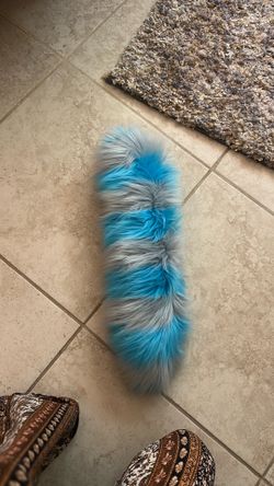 Blue and white tail
