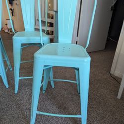 4 Metal Bar Chairs With Back