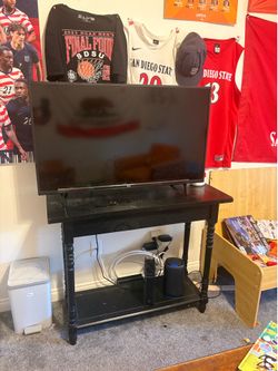Simple TV stand or entry table
