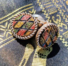 Vintage 1970s Sarah Coventry Round Multicolor Mosaic Gold Tone Clip On Earrings