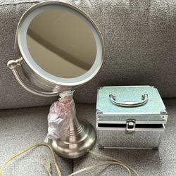 Double Sided Mirror With Light And Accessory Box 